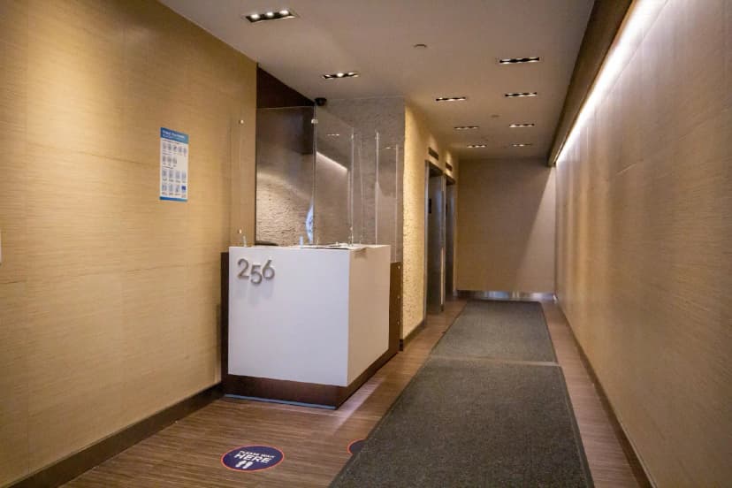 256 West 38th Street - Gallery Image 3