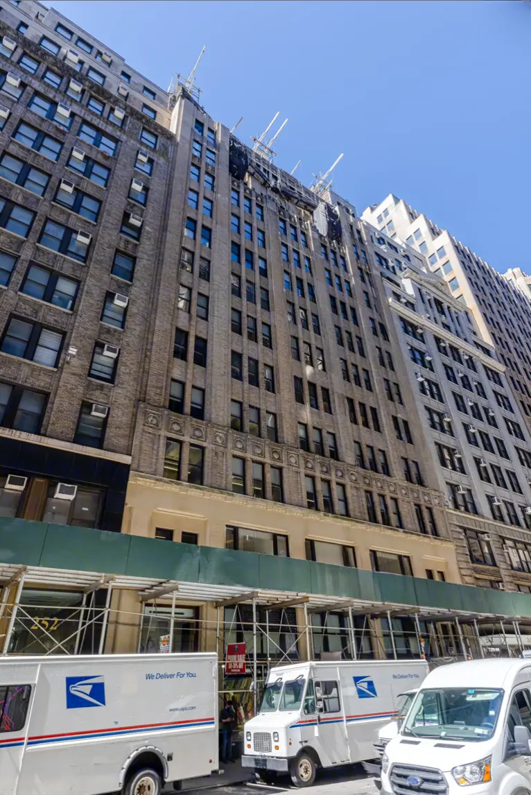 256 West 38th Street - Gallery Image 7