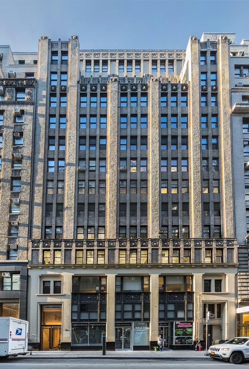 256 West 38th Street - Gallery Image 10