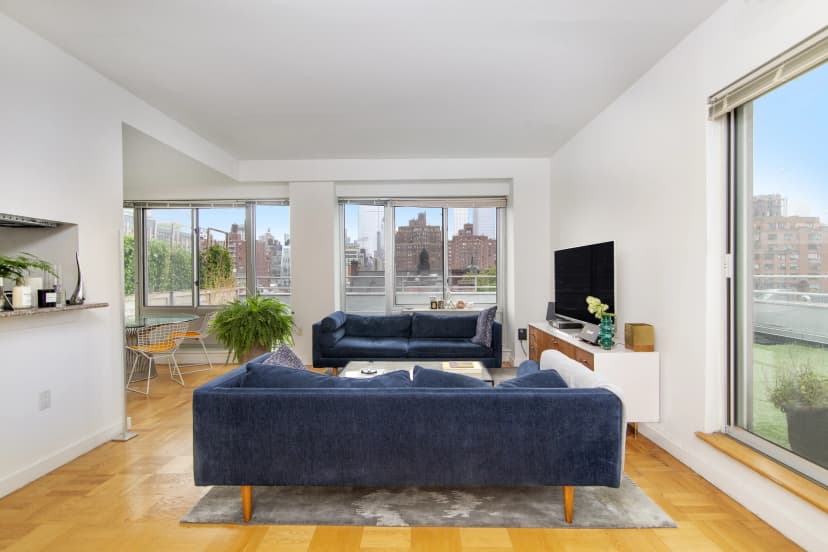 Chelsea Grande - Gallery Image 1