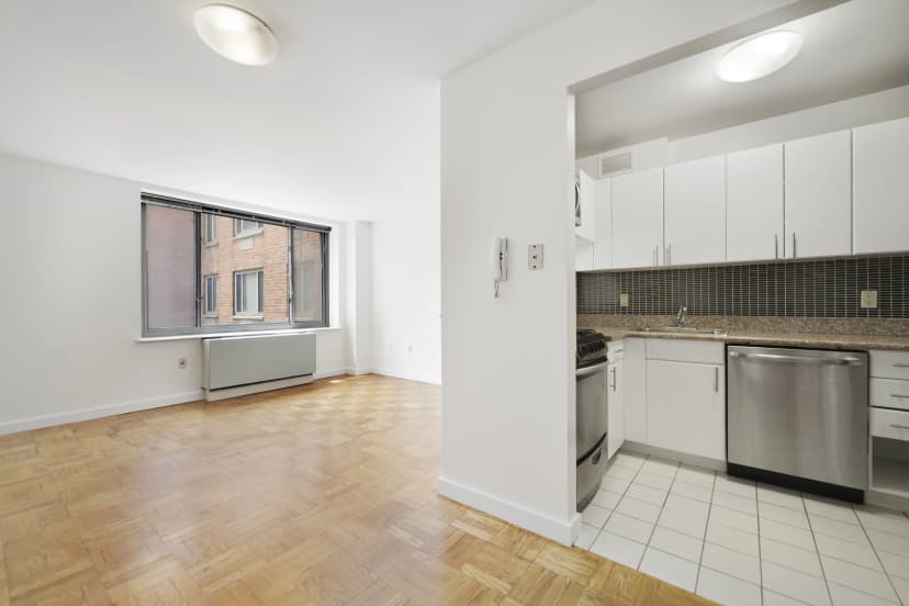 Chelsea Grande - Gallery Image 14