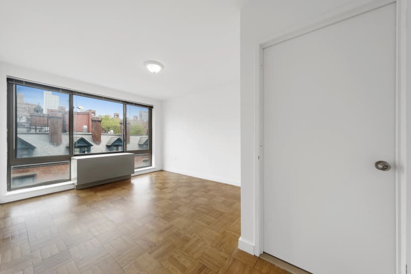 Chelsea Grande - Gallery Image 15